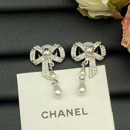 18K  Chanel Butterfly Pearl Earrings